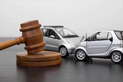 4 Reasons You Must Hire A Car Accident Lawyer For Filing A Claim