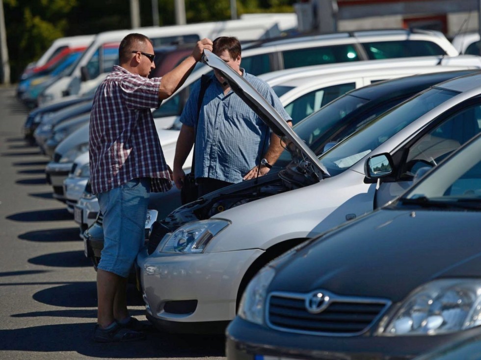 What to Look for When Buying Used Cars for Sale